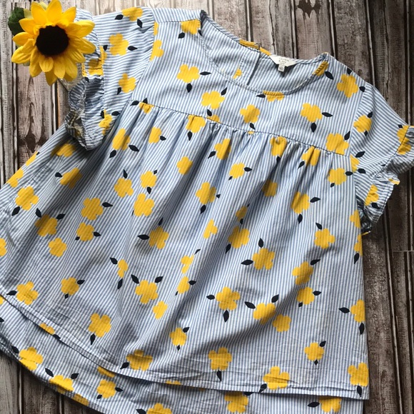 crown & ivy Tops - Crown & Ivy floral blue and white stripe blouse